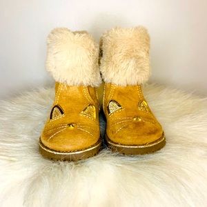 Little Cute bunny booties for ah little girl.